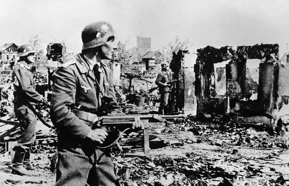 This Day In History: von Paulus Urges Hitler To Allow Him To Surrender in Stalingrad (1943)