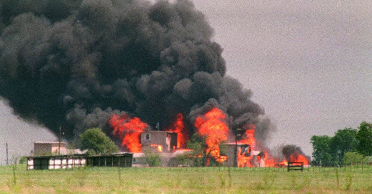 20 Graphic Images of the Waco Siege of 1993