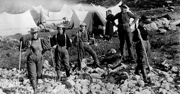 21 Photos Delivering The Visual History of the Klondike Gold Rush
