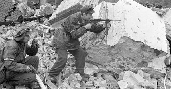 21 Moving Images of the Warsaw Uprising During World War II