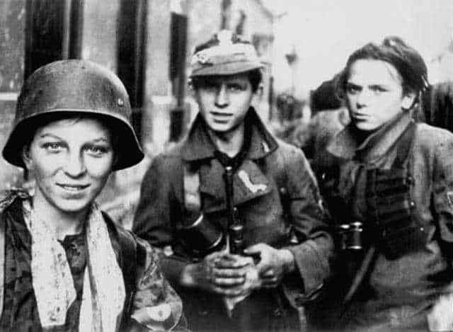 21 Moving Images of the Warsaw Uprising During World War II