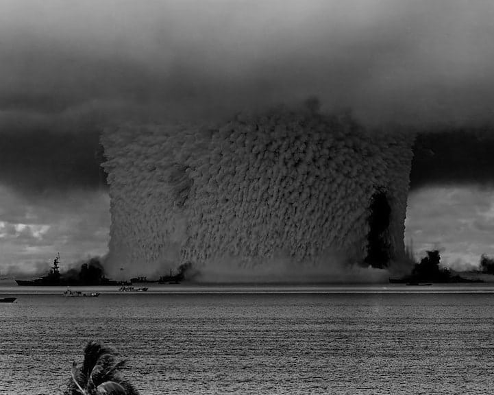 provokere presse pave 26 Photographs of the Frightening Strength of Nuclear Weapons from the Bikini  Atoll Tests