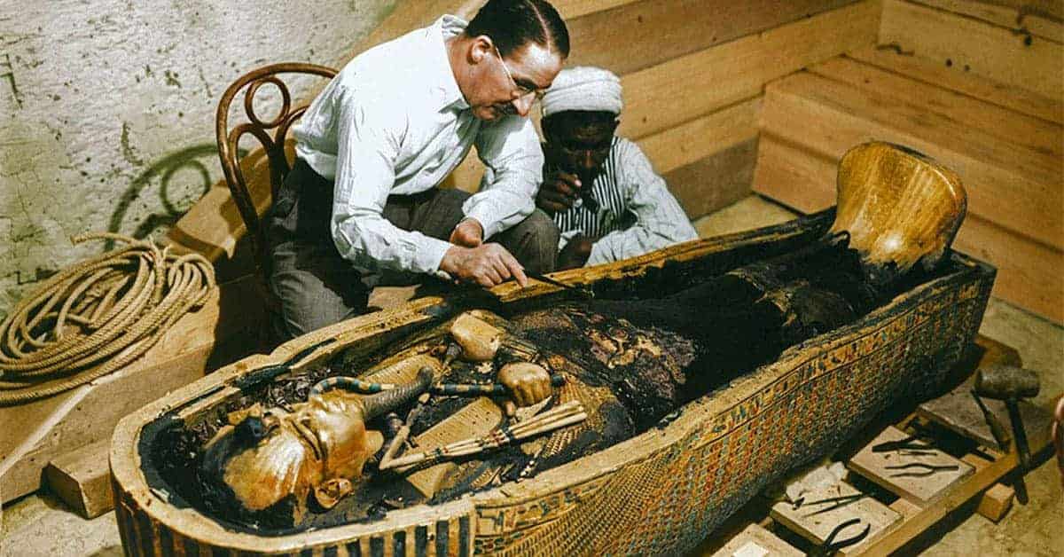 20 Color Photos of King Tut’s 3,300-Year-Old Tomb