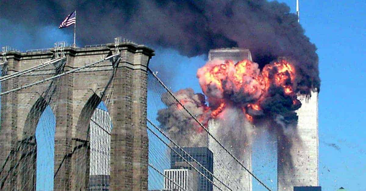 25 Rare and Devastating Photos From the September 11 Attacks