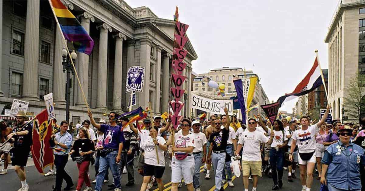 25 Photos from The March on Washington for Lesbian, Gay, and Bi Equal Rights and Liberation of 1993