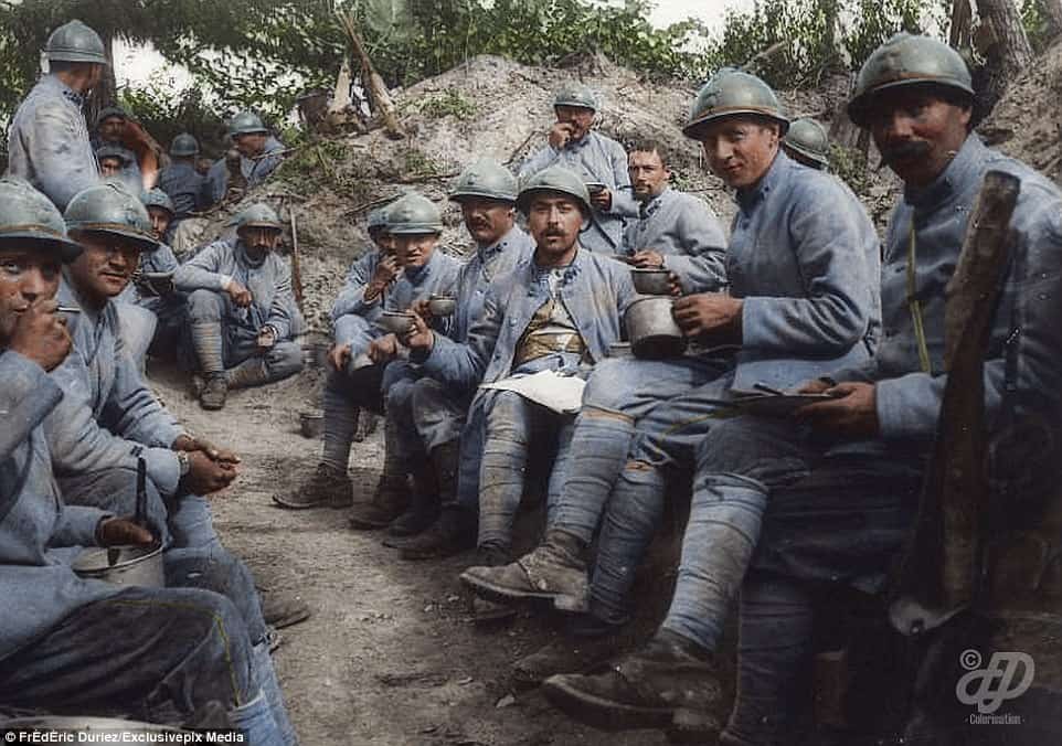 WW1 French Soldiers Eating/Resting