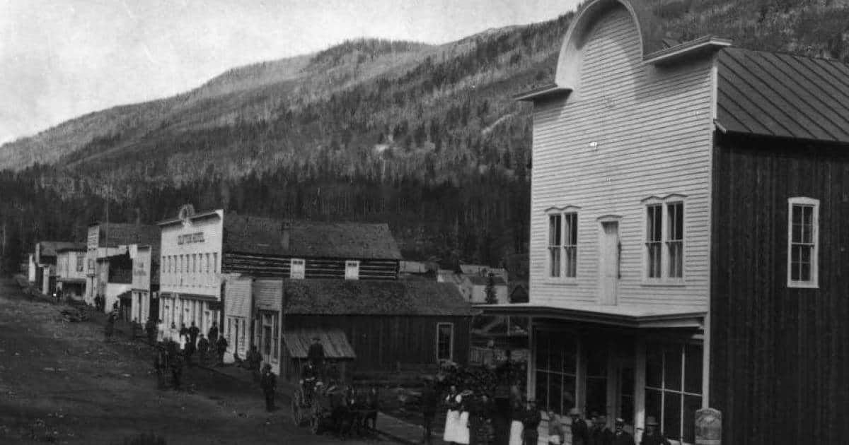 You Won’t Believe How These 10 American Ghost Towns Once Were