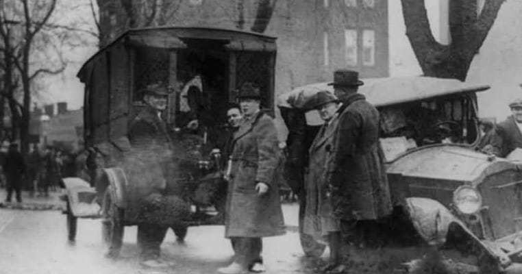 18 Details in the Daily Life of a Bootlegger During Prohibition