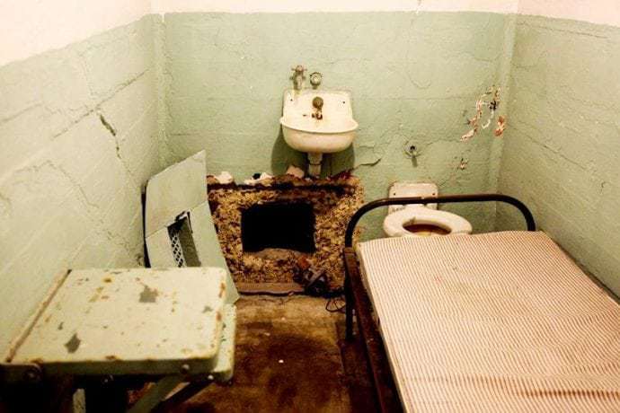 16 Steps These Criminals Took To Escape The Notorious Alcatraz Prison