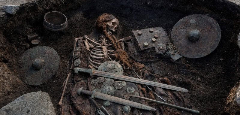 A Viking warrior grave of the kind that upended 139 years of assumption, revealing a high-ranking occupant at Birka,…